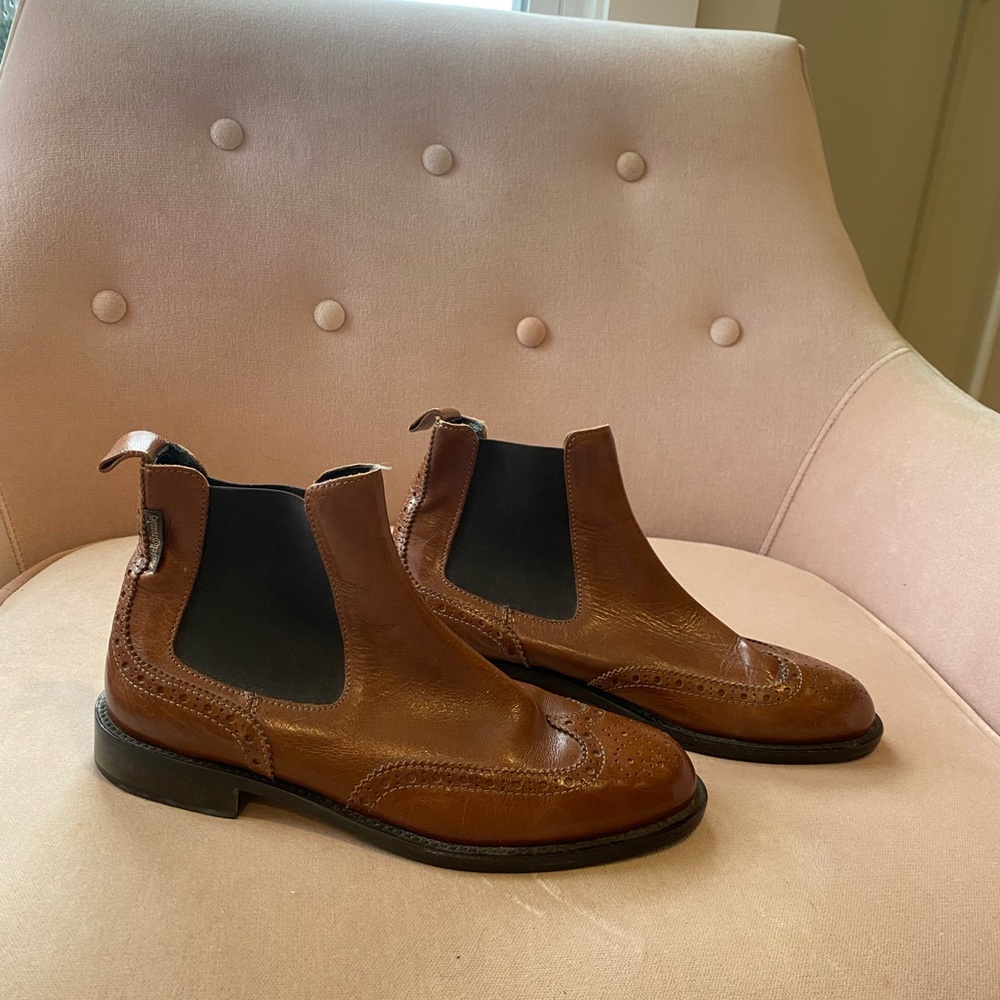 Brogue leather Chelsea boots
